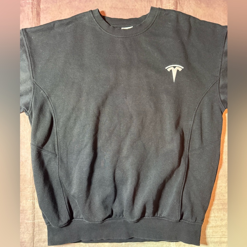 Tesla Sweater Black Sweatshirt Unisex Adults Size Medium Crew Neck Unisex Elon